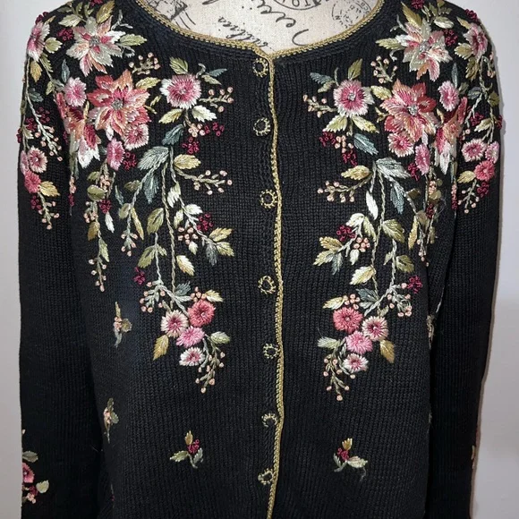 TIARA Women Floral Embroidered
Cardigan 14/16 Black Ramie Cotton
Cottagecore - Picture 2 of 10